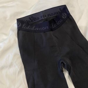 Lululemon women’s black leggings size 4